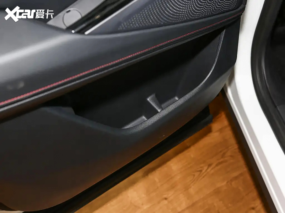 2021ͨMAXUS  EUNIQ 6 1.3T PLUG IN LITE 