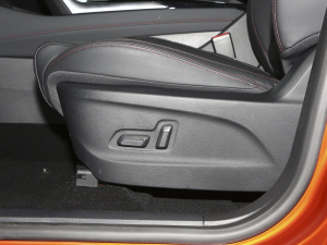 2021款1.3T PLUG IN LITE+ 智享版 主驾驶座椅调节
