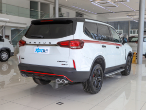 2021款2.0T 汽油 四驱旗舰版 7座 右后45度