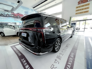 2022款2.0T 星云七座版 右后45度