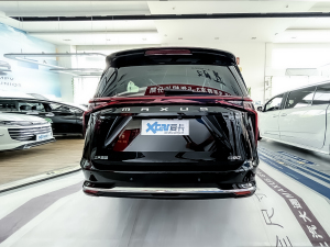 2022款2.0T 星云七座版 正后	