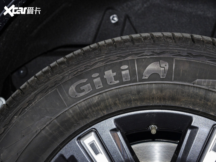 2023���I(l��ng)�� ��Խ�� 2.0T ��Ş�� 7��