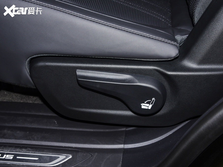 2023���I(l��ng)�� ��Խ�� 2.0T ��Ş�� 7��