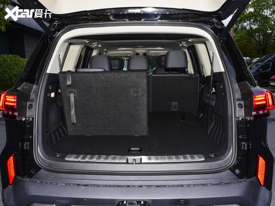 2023���I(l��ng)�� ��Խ�� 2.0T ��Ş�� 7��