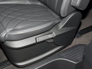 2023Ŀ PLUS 2.0T ԄӺA g