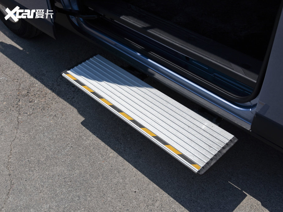 2023ͨMAXUS ;V70 2.0T Ӣ ԄLS 6/7 