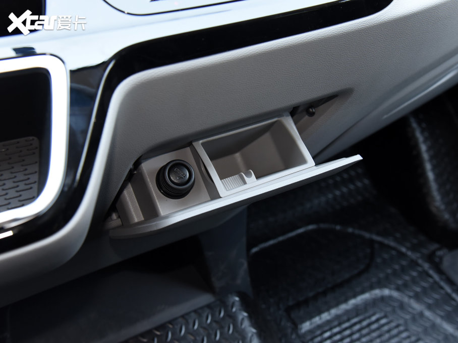 2023ͨMAXUS ;V70 2.0T Ӣ ԄLS 6/7 