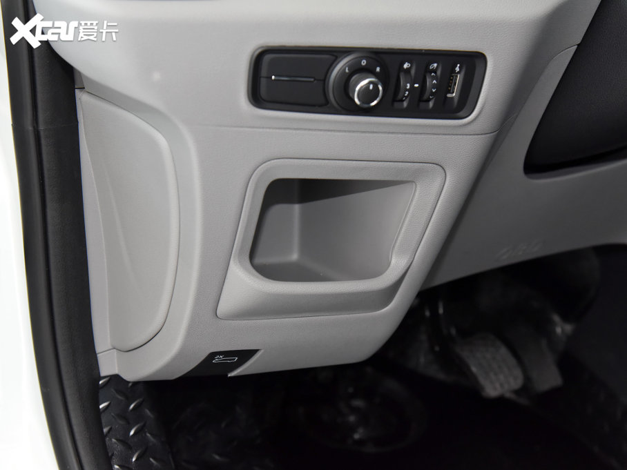 2023ͨMAXUS ;V70 2.0T Ӣ ԄӶS 5/6 