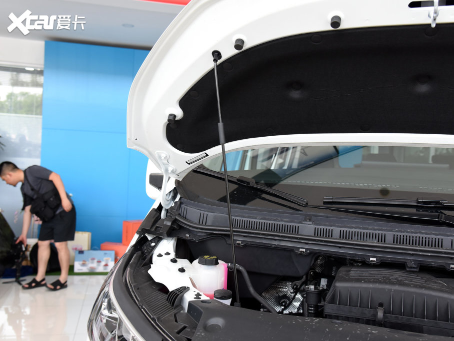 2023ͨMAXUS ;V70 2.0T Ӣ ԄӶS 5/6 