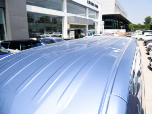 2023款2.0T 精英版 自动长轴中顶 6/7座  车顶