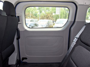 20232.0T Ӣ ԄLS 6/7  п؅^