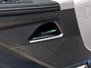 20232.0T Ӣ ԄLS 6/7  п؅^