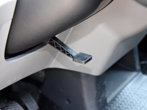 20232.0T Ӣ ԄLS 6/7  п؅^