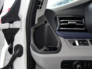 20232.0T Ӣ ԄӶS 5/6  п؅^