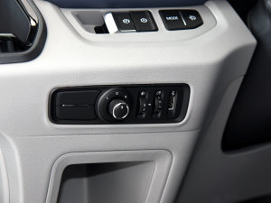 20232.0T Ӣ ԄӶS 5/6  п؅^