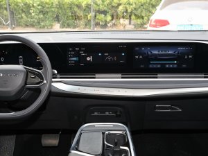 2023款2.0T 星河七座版 中控台