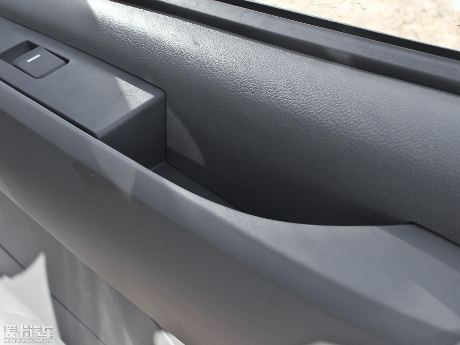 2012ͨMAXUS V80 2.5T 픳ֵC