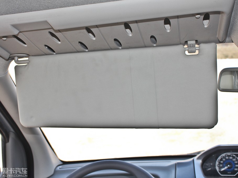 2012ͨMAXUS V80 2.5T 픳ֵC