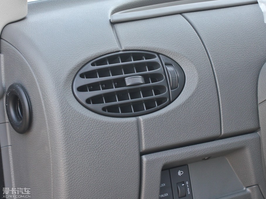 2012ͨMAXUS V80 2.5T 픳ֵC