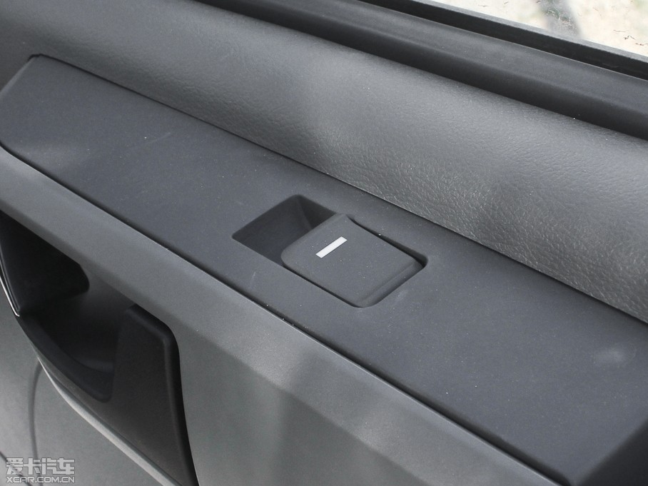 2012ͨMAXUS V80 2.5T 픳ֵC