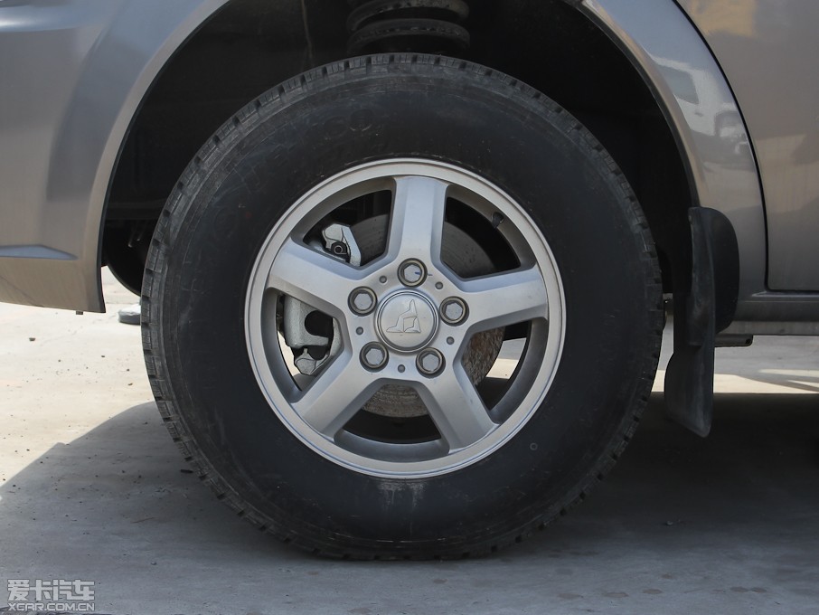 2012��������ͨMAXUS V80 2.5T ��픳�ֵ������B