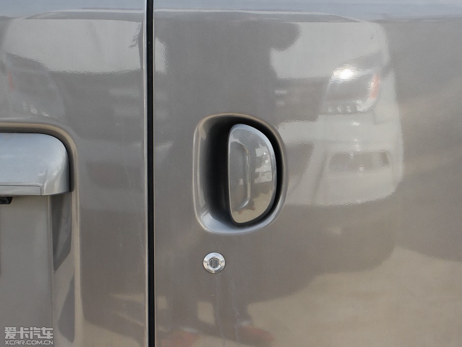 2012��������ͨMAXUS V80 2.5T ��픳�ֵ������B