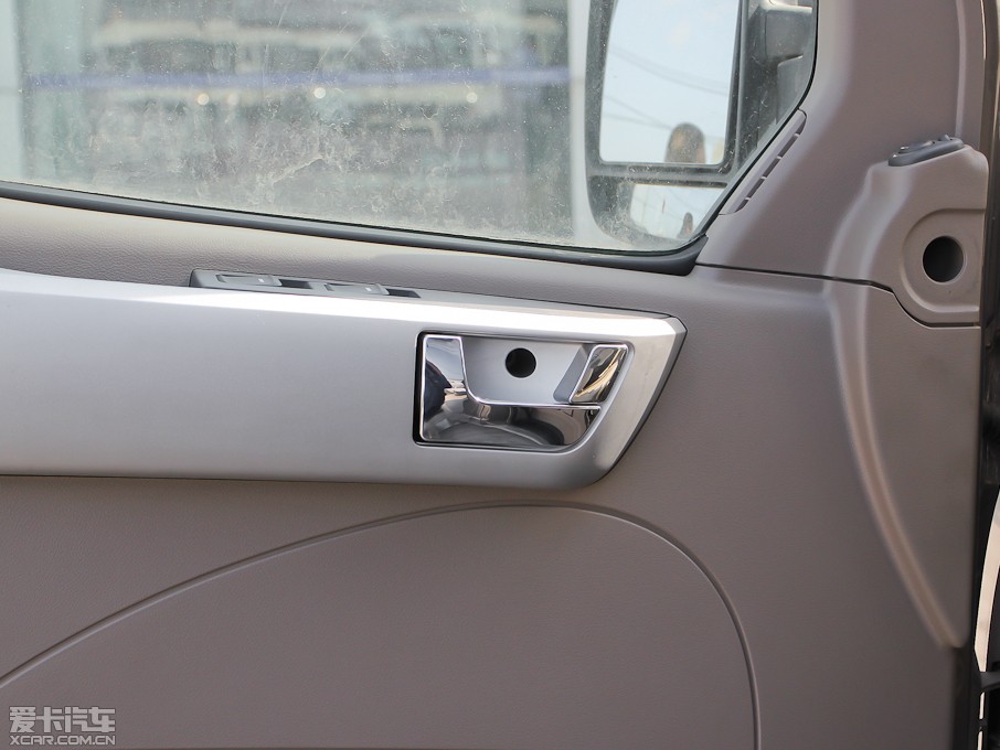 2012��������ͨMAXUS V80 2.5T ��픳�ֵ������B