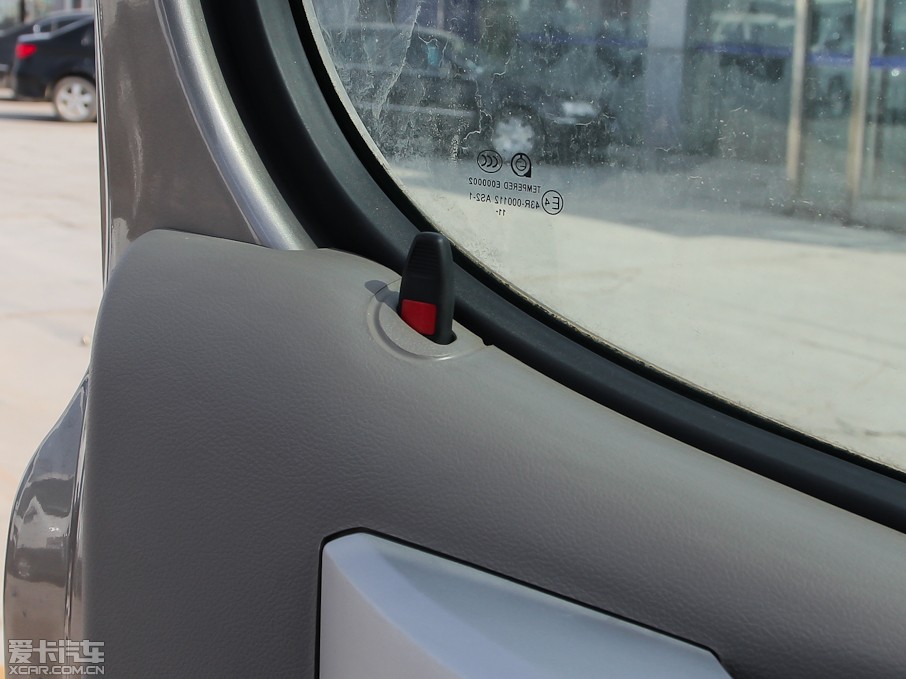 2012��������ͨMAXUS V80 2.5T ��픳�ֵ������B