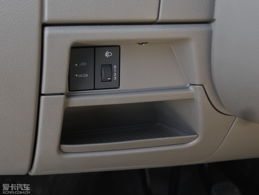 2012ͨMAXUS V80 2.5T 픳ֵB