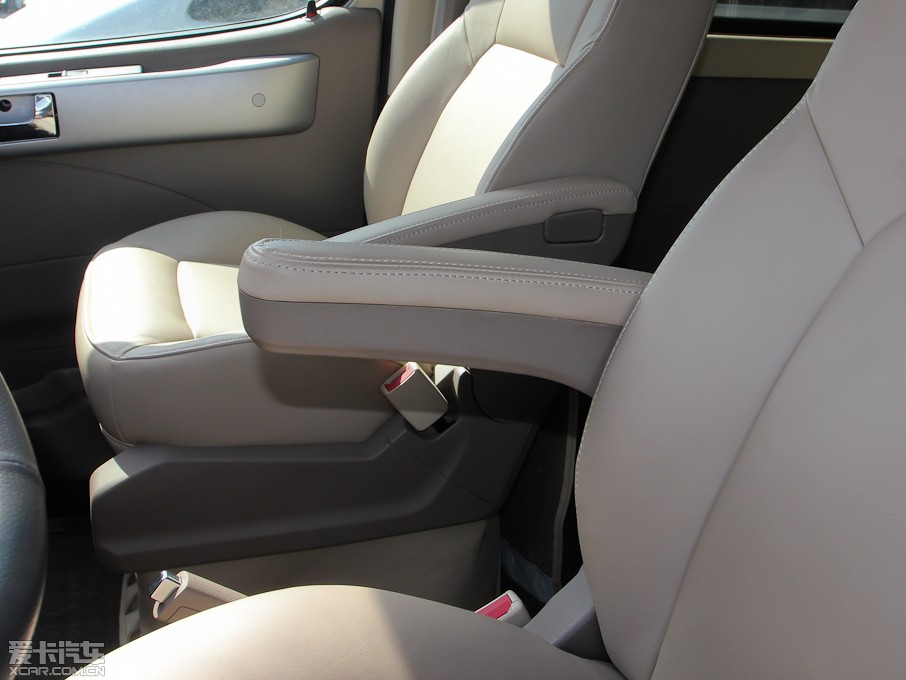 2012��������ͨMAXUS V80 2.5T ��픳�ֵ������B