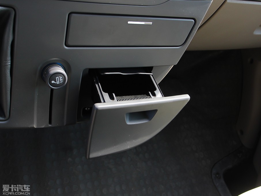 2012ͨMAXUS V80 2.5T 픳ֵB