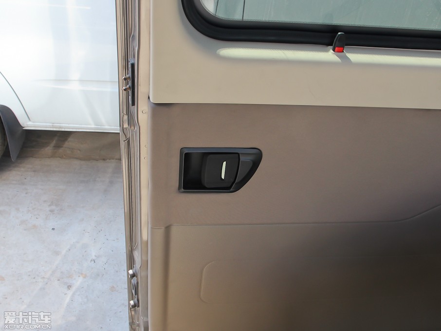 2012ͨMAXUS V80 2.5T 픳ֵB