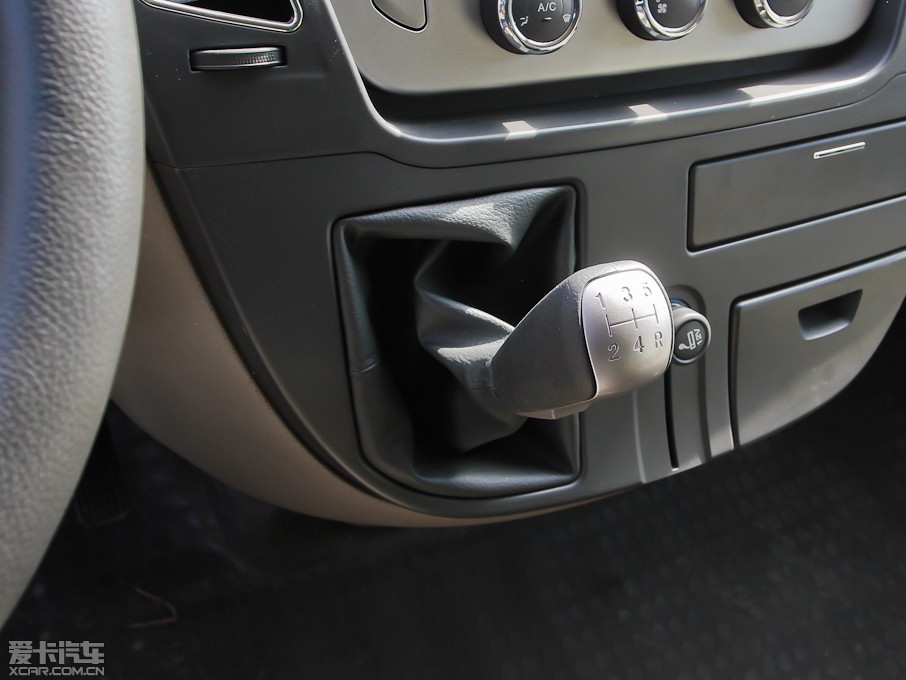 2012��������ͨMAXUS V80 2.5T ��픳�ֵ������B