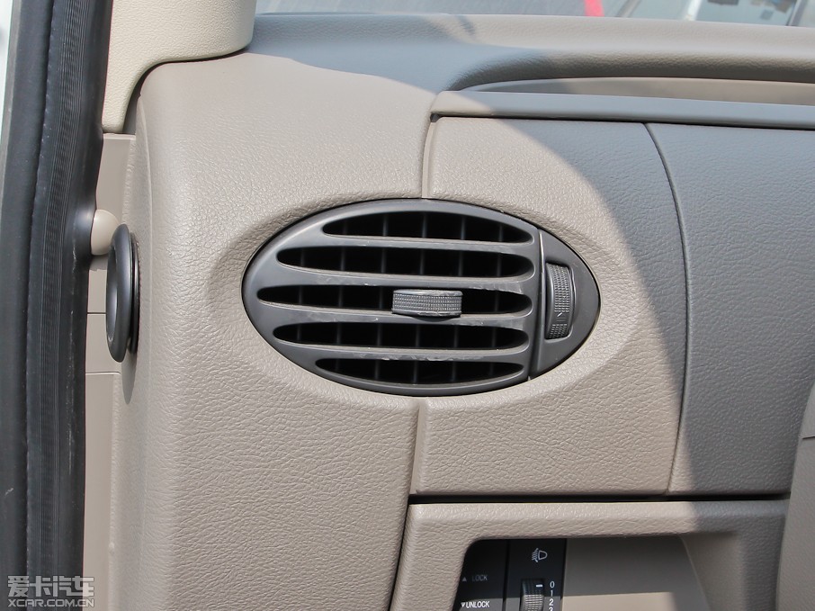 2012��������ͨMAXUS V80 2.5T ��픳�ֵ������A