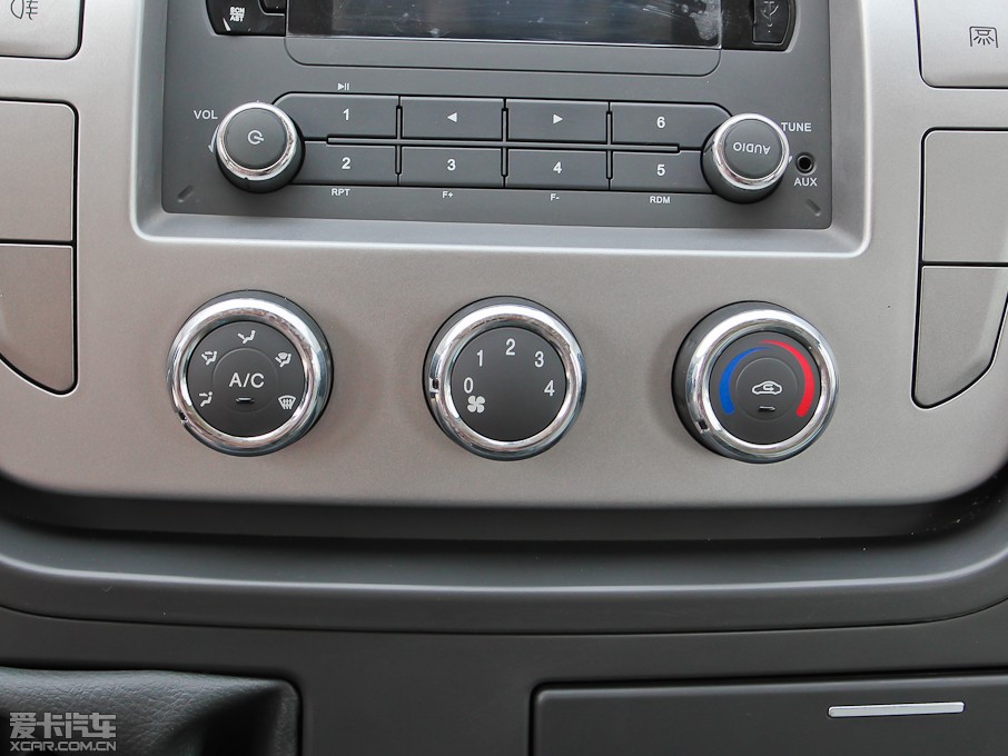 2012��������ͨMAXUS V80 2.5T ��픳�ֵ������A