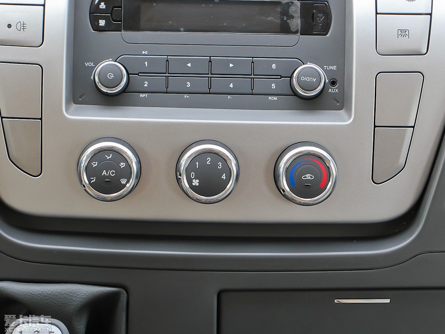 2012��������ͨMAXUS V80 2.5T ��픳�ֵ������A