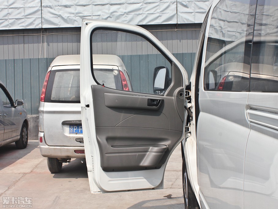 2012��������ͨMAXUS V80 2.5T ��픳�ֵ������B