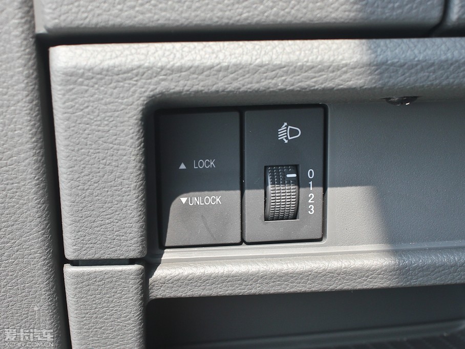 2012ͨMAXUS V80 2.5T 픳ֵB