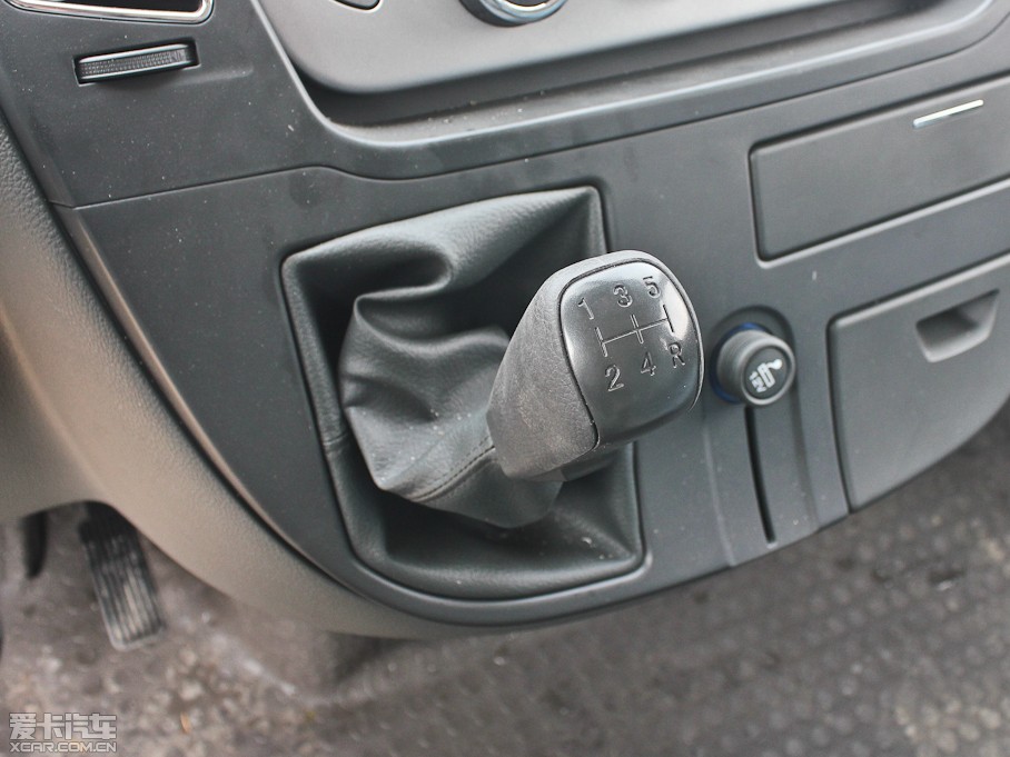 2012��������ͨMAXUS V80 2.5T ��픳�ֵ������B