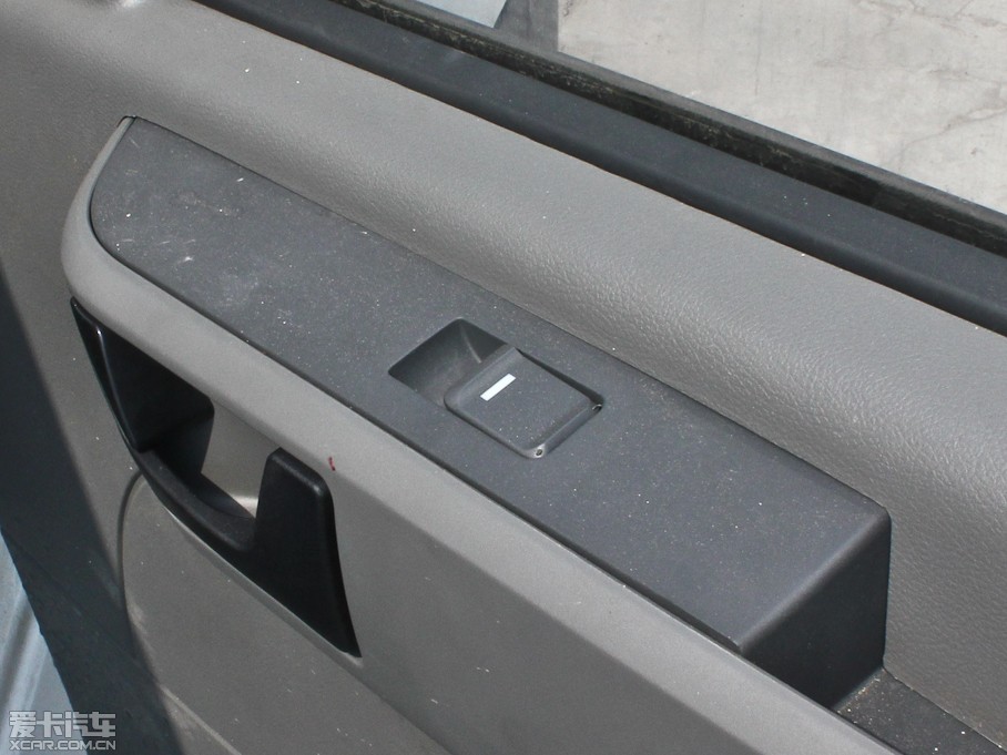 2012ͨMAXUS V80 2.5T 픳ֵB