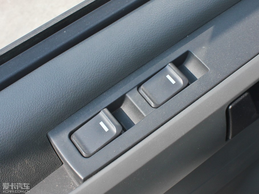 2012��������ͨMAXUS V80 2.5T ��픳�ֵ������B