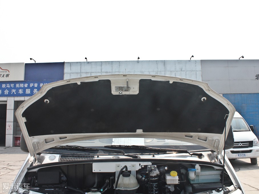 2012��������ͨMAXUS V80 2.5T ��픳�ֵ������B