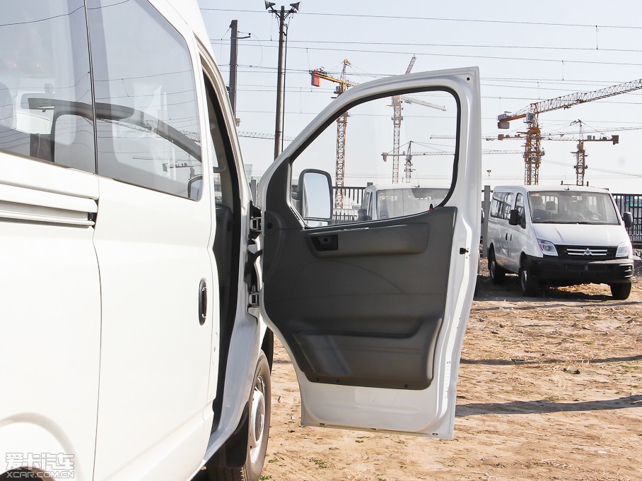 2012ͨMAXUS V80 2.5T 픳ֵE