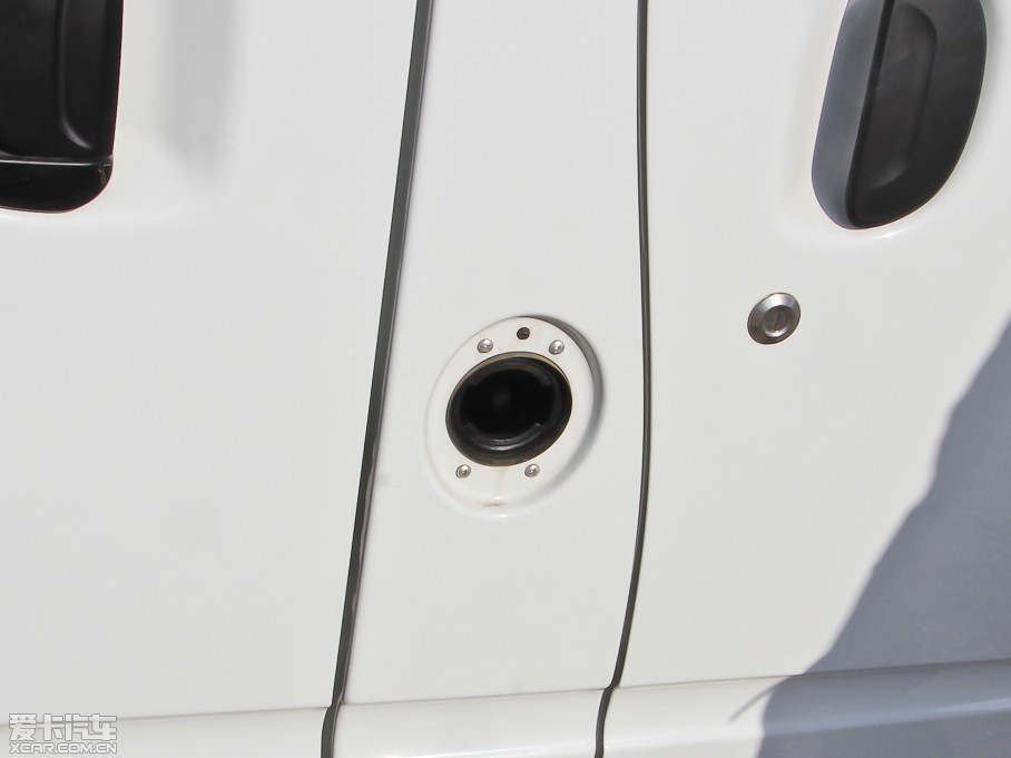 2012ͨMAXUS V80 2.5T 픳ֵE