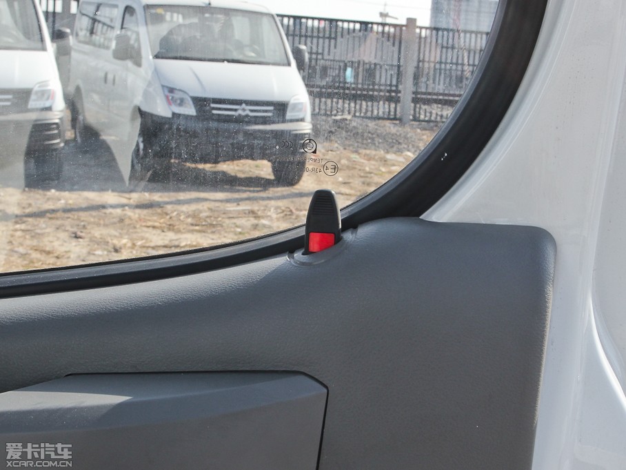 2012ͨMAXUS V80 2.5T 픳ֵE