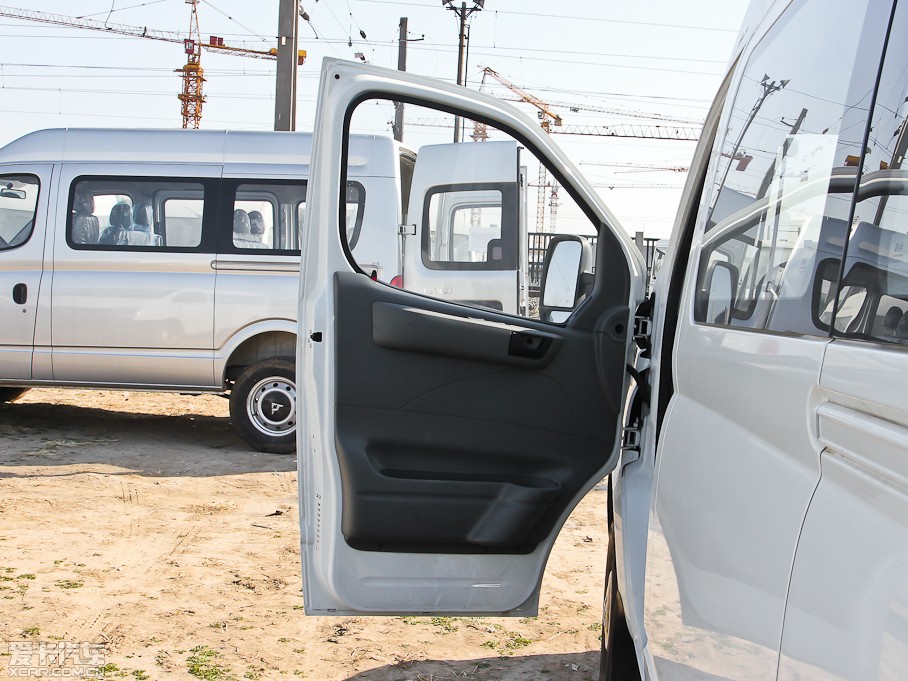 2012��������ͨMAXUS V80 2.5T ��픳�ֵ������E