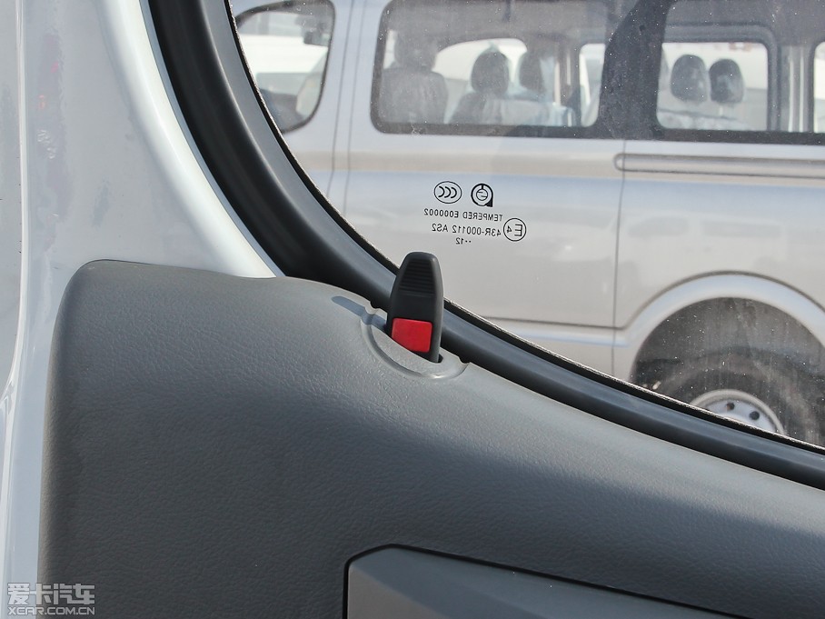 2012ͨMAXUS V80 2.5T 픳ֵE