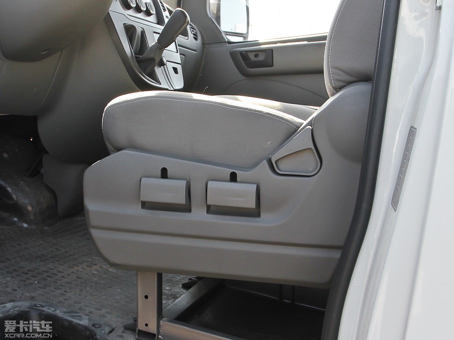 2012ͨMAXUS V80 2.5T 픳ֵE