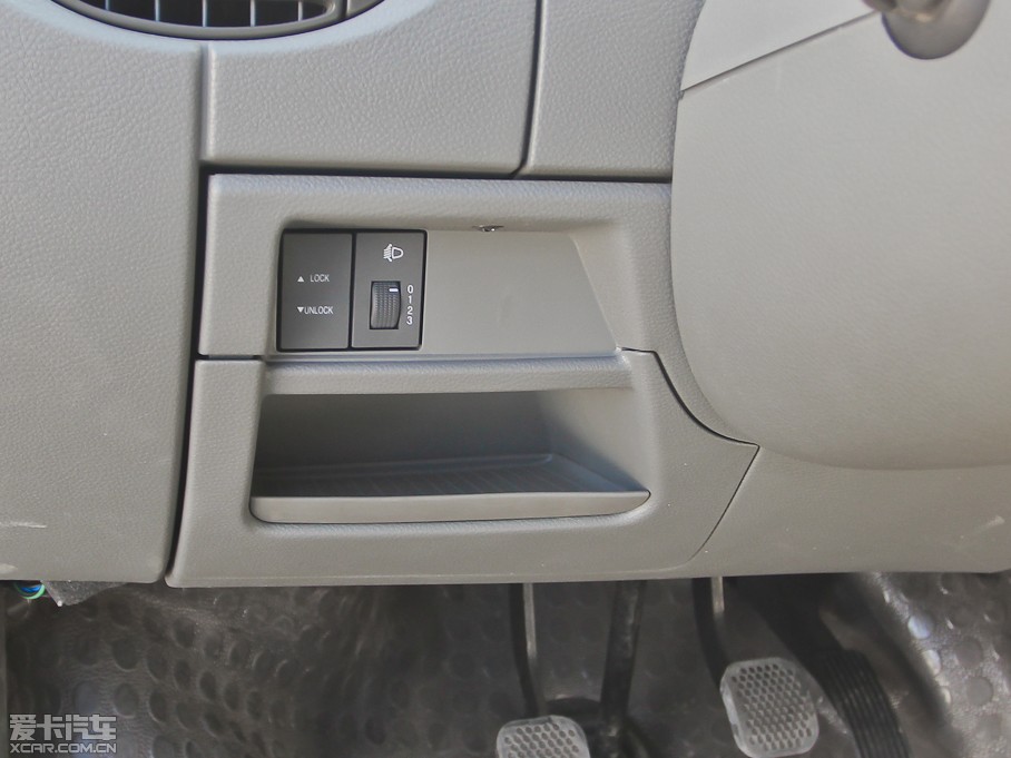 2012ͨMAXUS V80 2.5T 픳ֵE