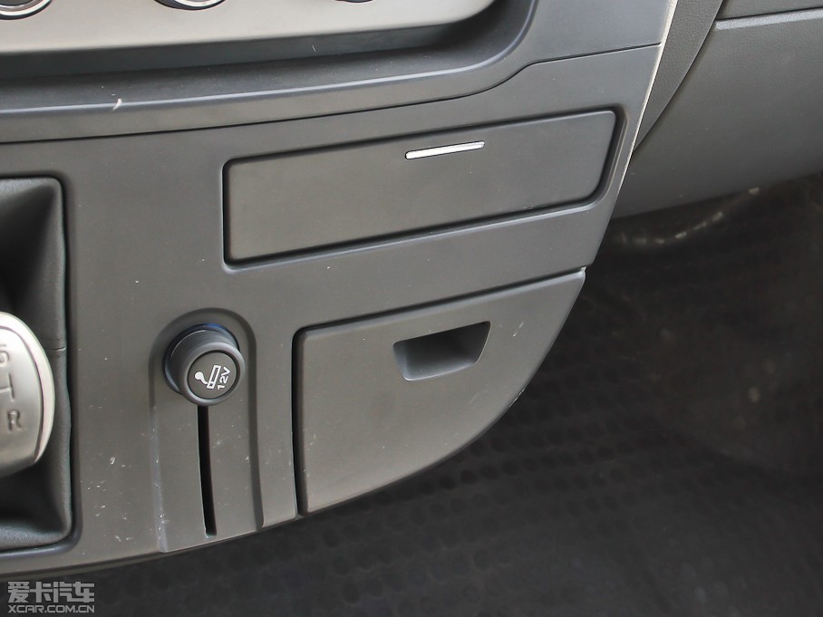 2012ͨMAXUS V80 2.5T 픳ֵE